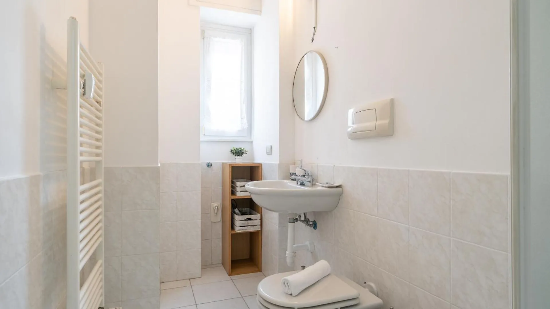 Iris - Lecco Lake Stylish Apartment